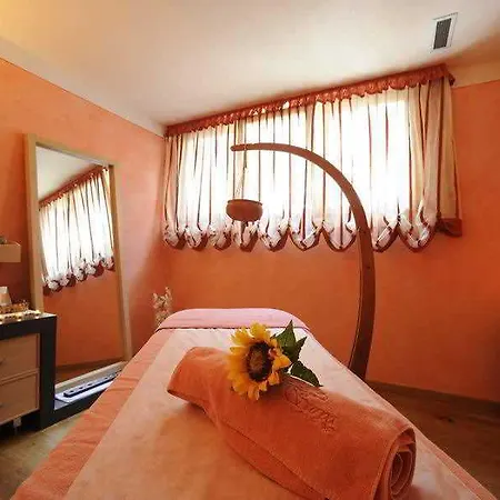 Shandranj Hotel