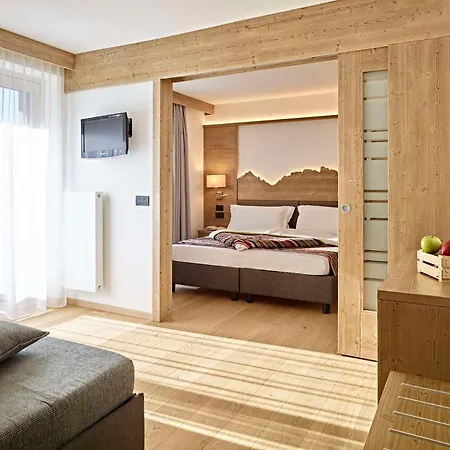 Otel Shandranj 4*