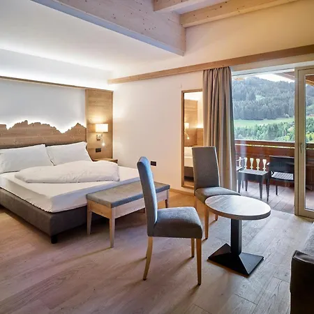 Otel Shandranj Tesero