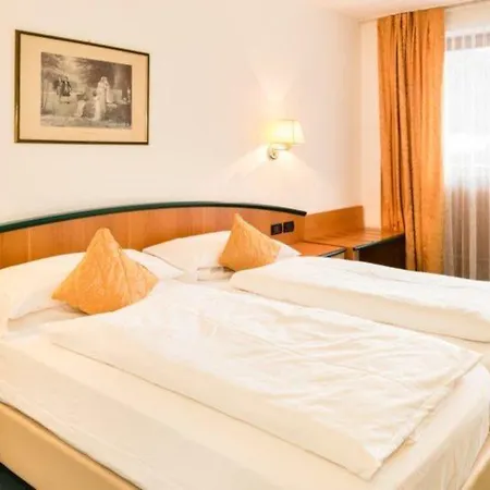 Otel Shandranj 4*