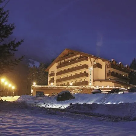 Otel Shandranj Tesero