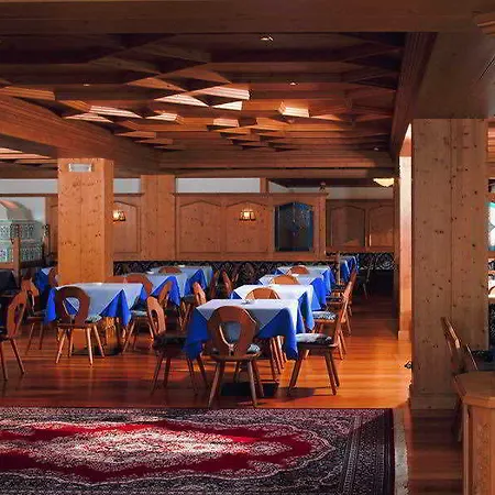 Otel Shandranj Tesero